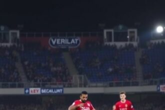 Kadikoyde Sezonun Son Perdesi Fenerbahce Eyupspor Onunde Hem Ritmini Hem Mesajini Ariyor 1779043671